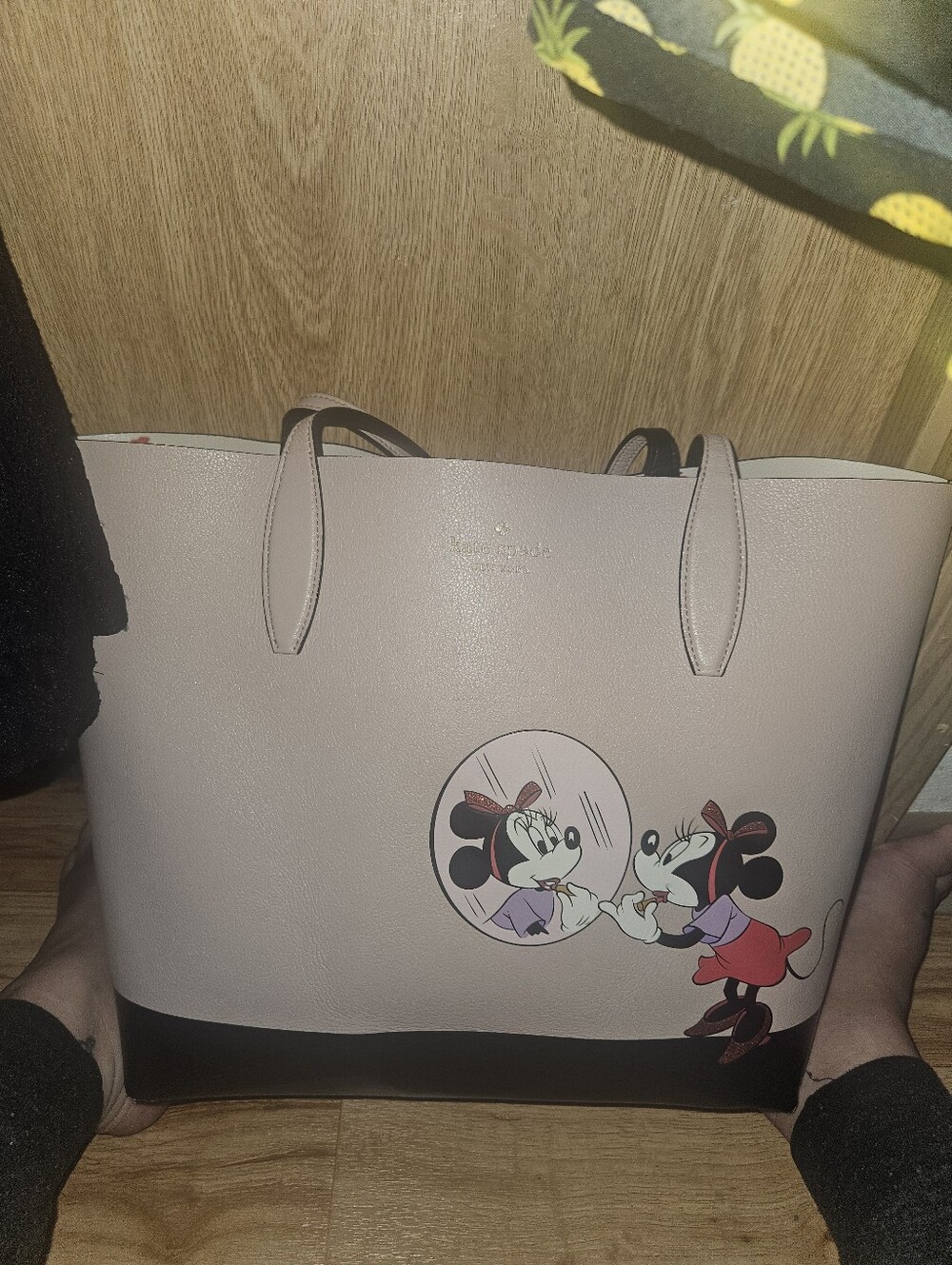Kate Spade x Disney Minnie Mouse Black Leather Lip Print Clutch
